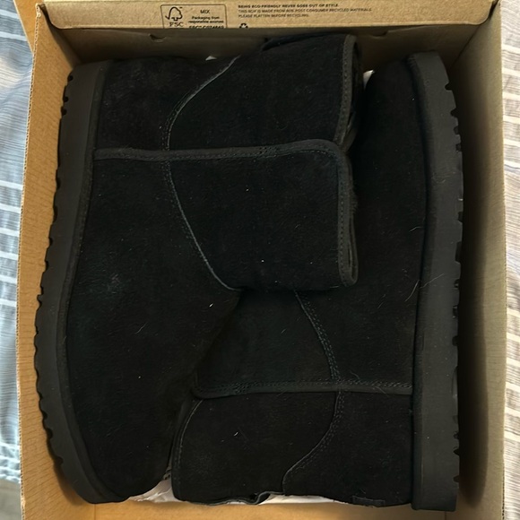 Ugg Cory II Bootie - Picture 2 of 6